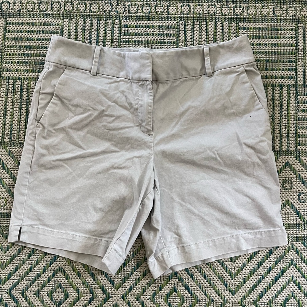 Ann Taylor LOFT Shorts 10 Cotton Chino Light Gray Pockets Summer Preppy VGUC